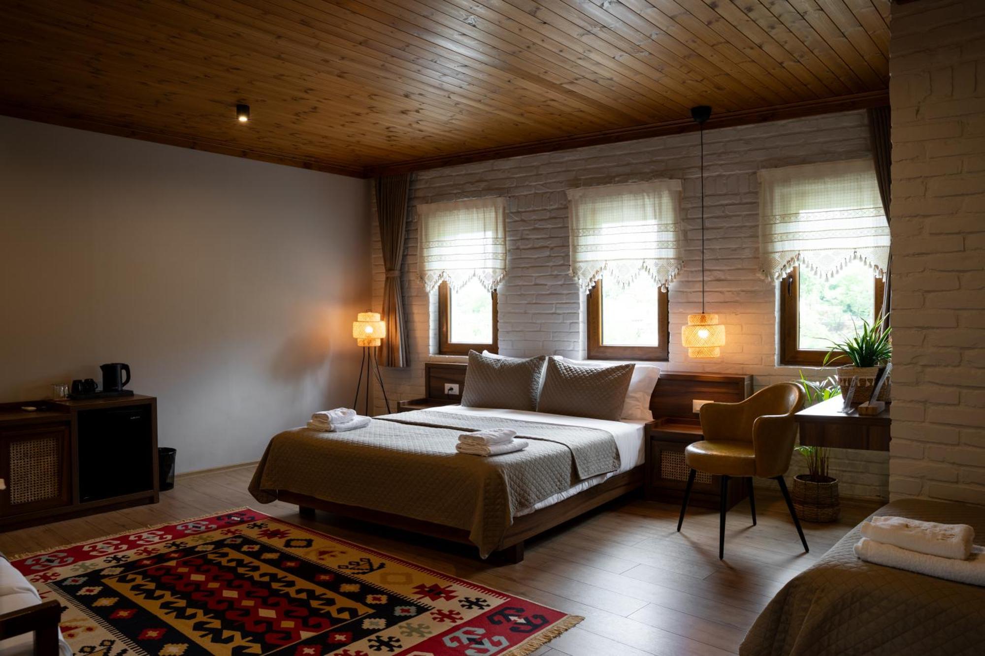The Stone Sky Hotel Гирокастра Экстерьер фото