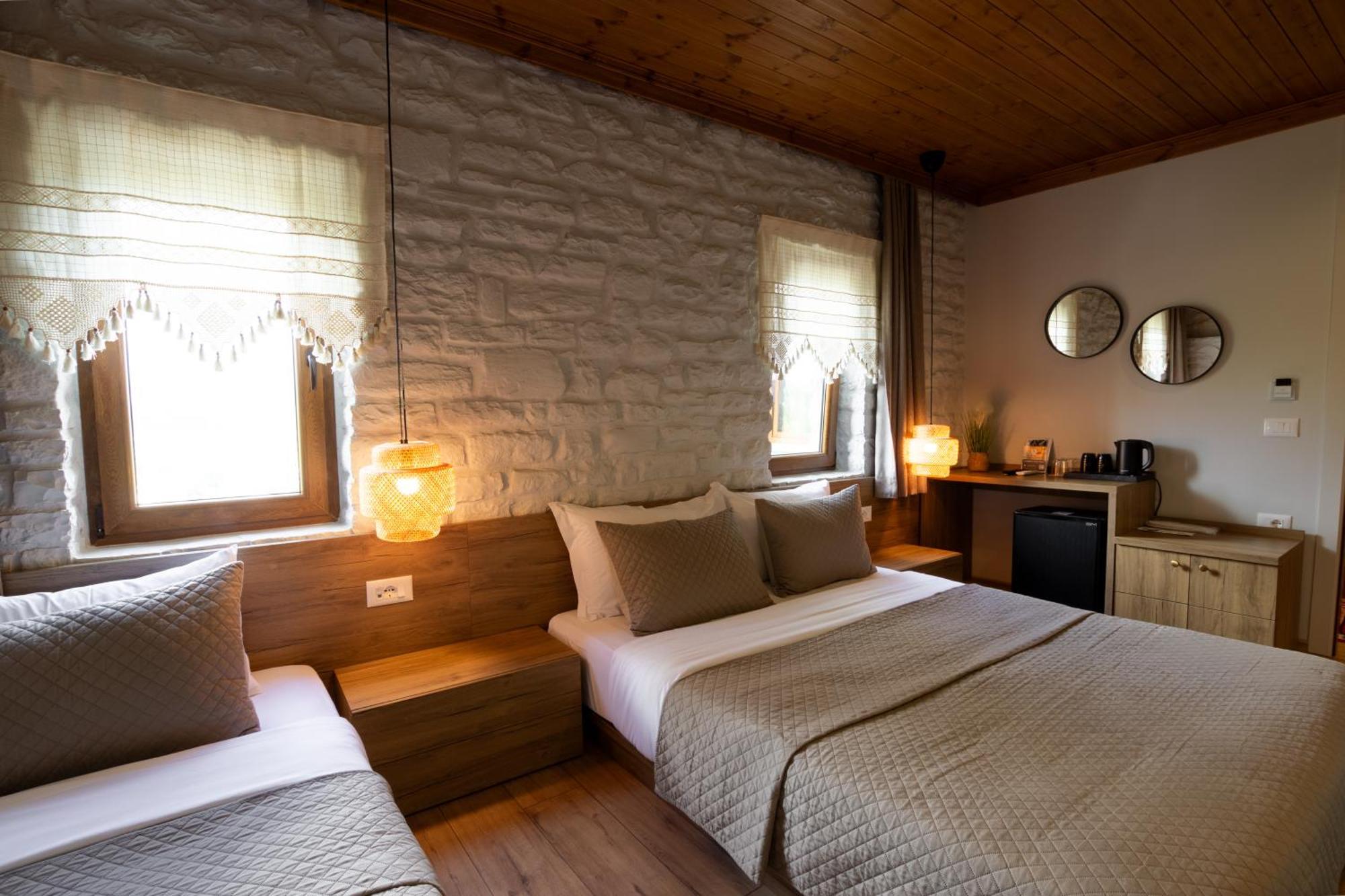The Stone Sky Hotel Гирокастра Экстерьер фото