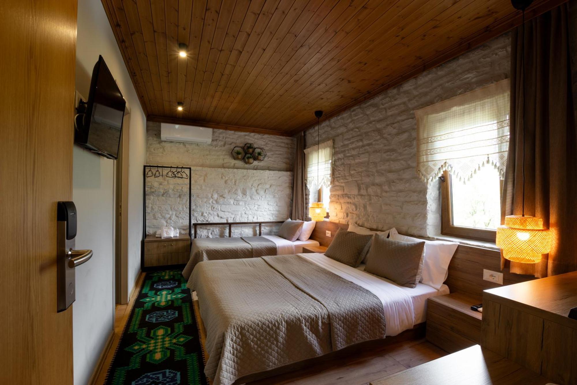 The Stone Sky Hotel Гирокастра Экстерьер фото