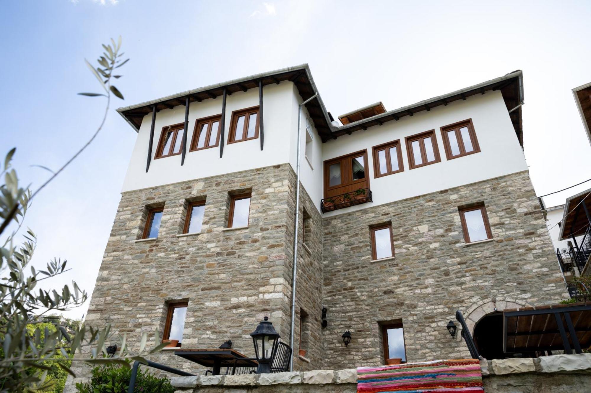The Stone Sky Hotel Гирокастра Экстерьер фото