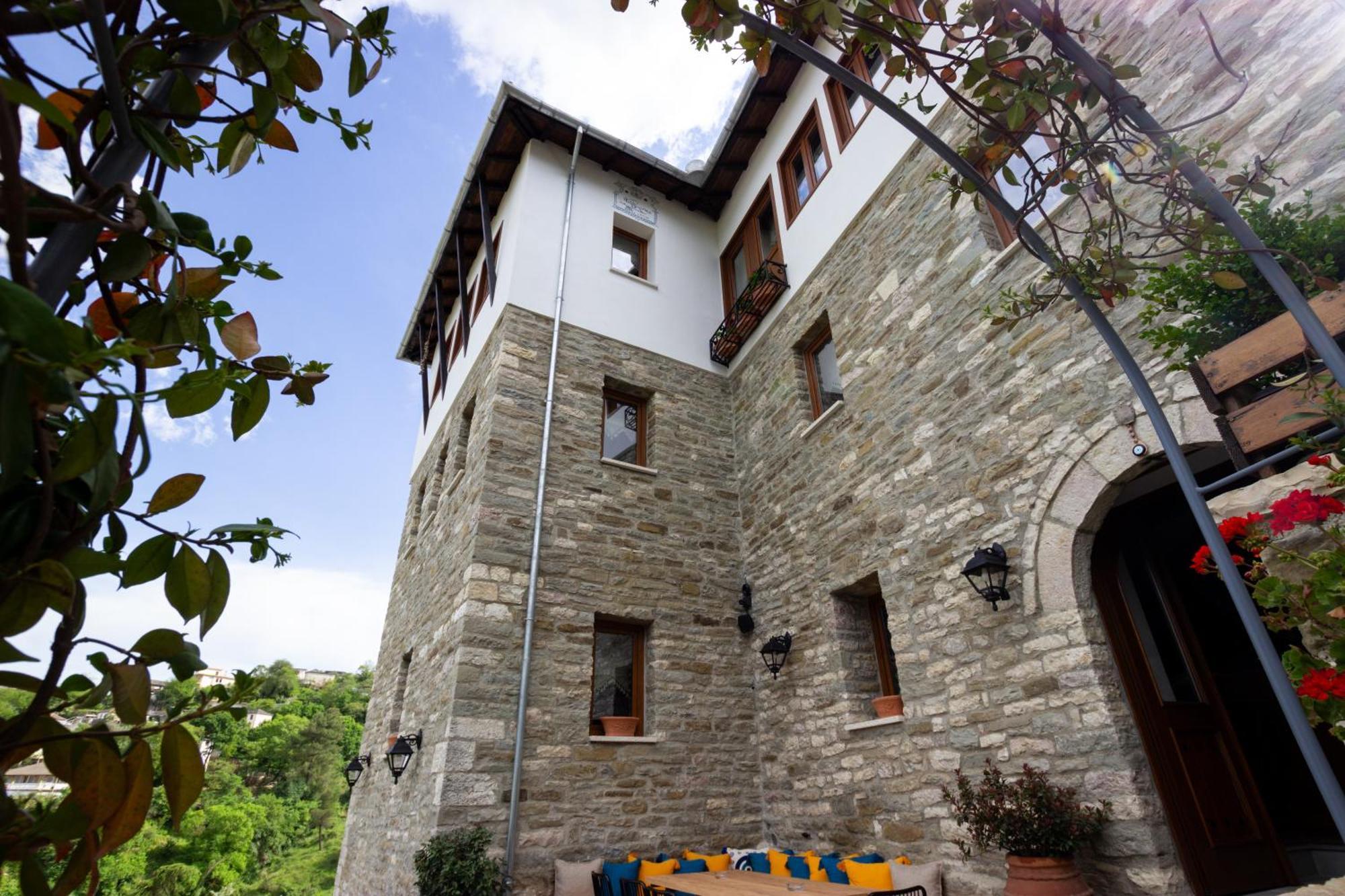 The Stone Sky Hotel Гирокастра Экстерьер фото